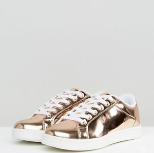 Truffle Collection Wide Fit Sneaker